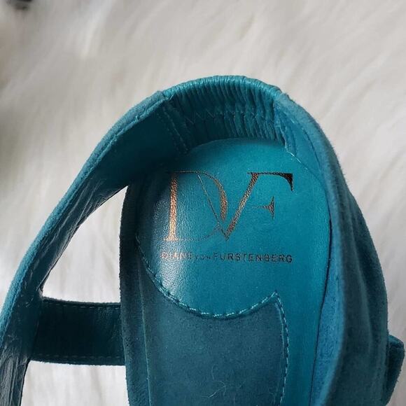 Diane Von Furstenberg Suede Criss Cross Platform Heels - 6 - Picture 9 of 13